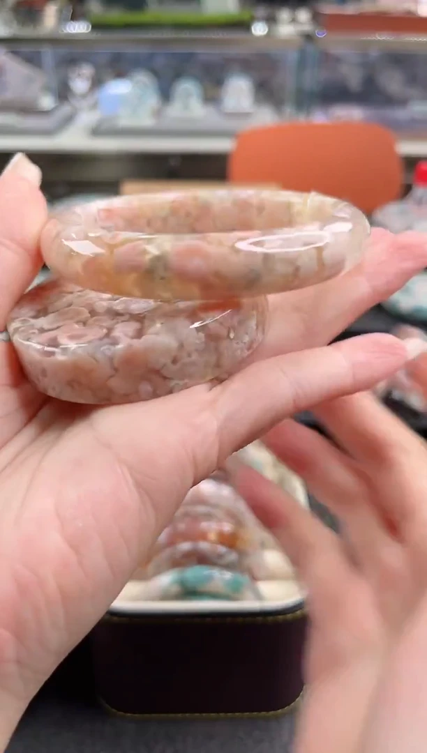 未镶嵌手镯石英质玉尘*丷圈口（赠品镯心）