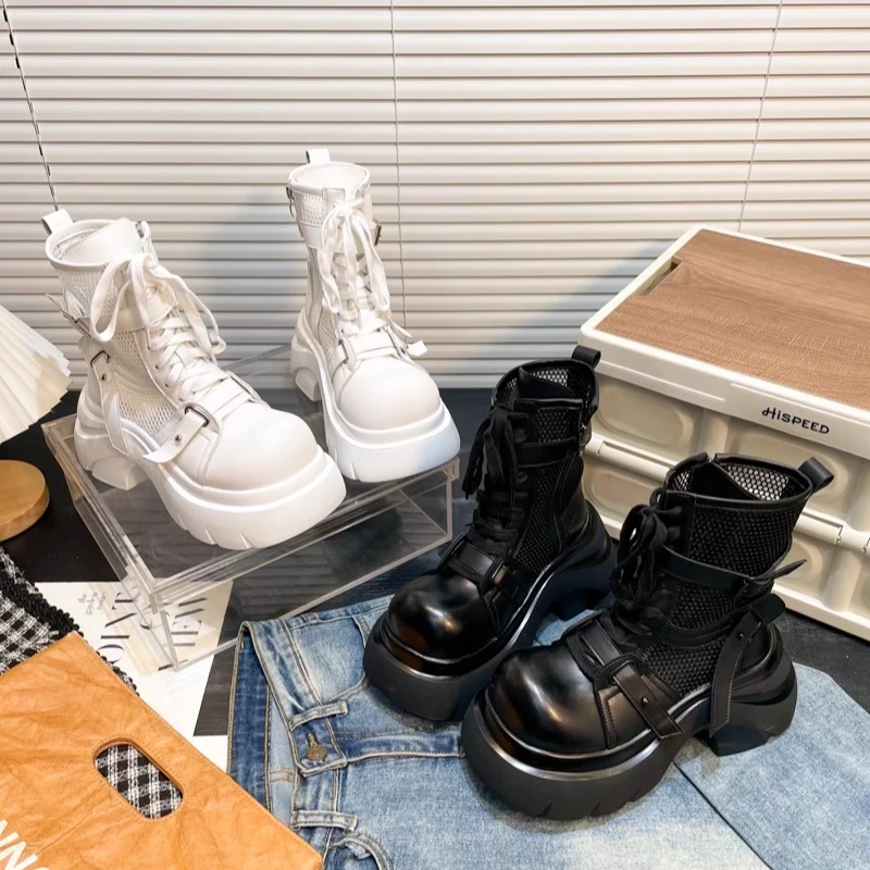 2025新款夏镂空网眼马丁靴薄款机车靴金属扣厚底增高时尚网面凉靴
