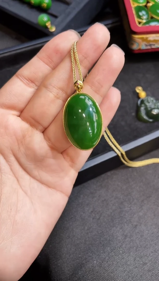 和田玉18K金镶嵌吊坠(赠链)30MM 多样性发一