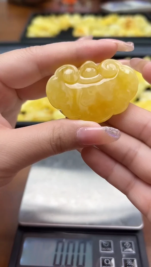 未镶嵌蜜蜡裸石琥珀蜜蜡吊坠