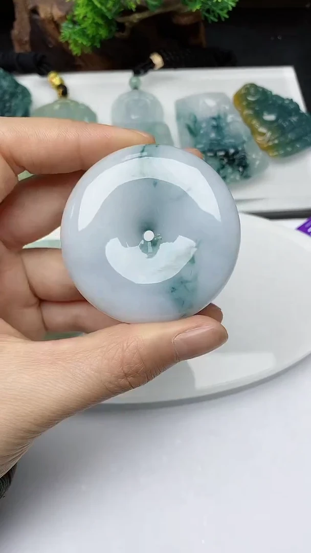 【闪购商品】翡翠颈饰未镶嵌