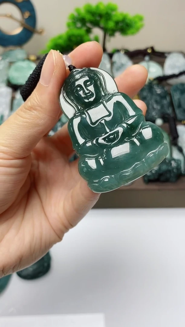 翡翠未镶嵌颈饰