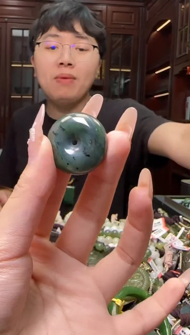 颈饰未镶嵌和田玉多样性发一