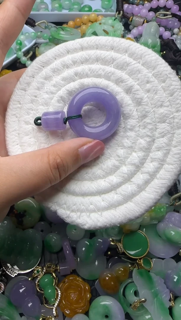 颈饰未镶嵌翡翠天然缅甸翡翠吊坠