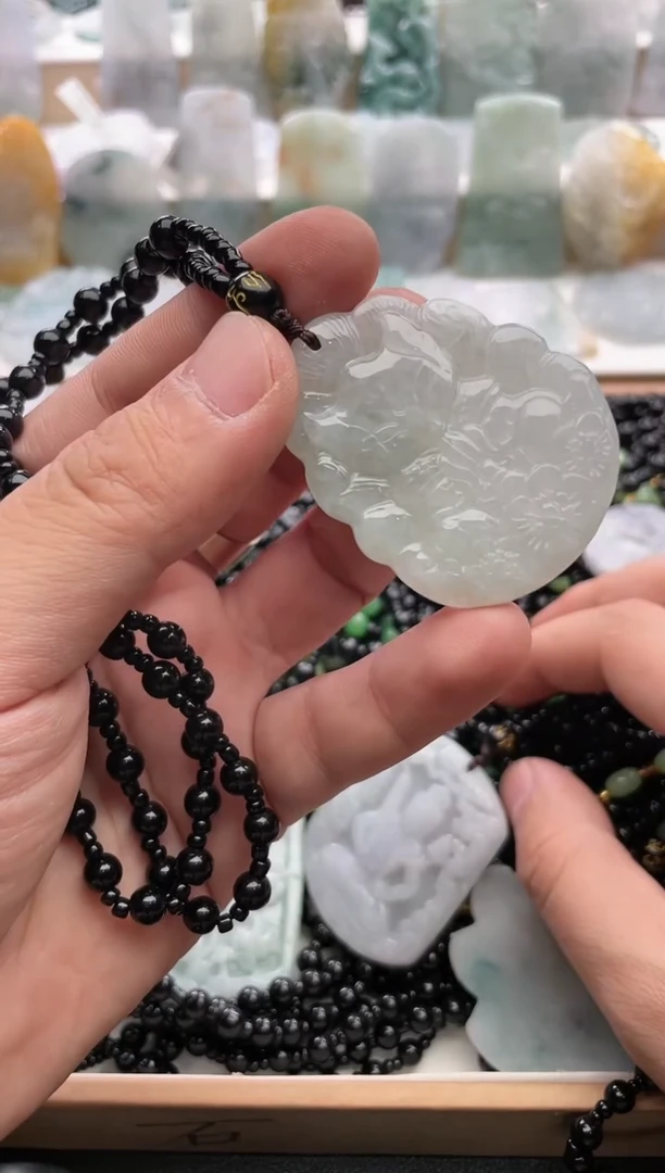 【闪购商品】翡翠颈饰未镶嵌..../2/21/ 123