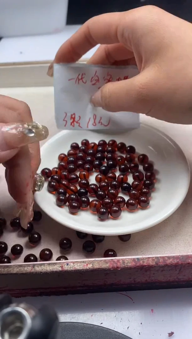 【闪购商品】蜜蜡颈饰未镶嵌w735血泊蜜蜡8mm*3颗