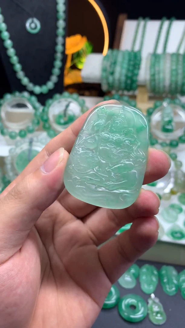 吊坠(不含链)未镶嵌石英质玉（非洲翠）黄财神牌子
