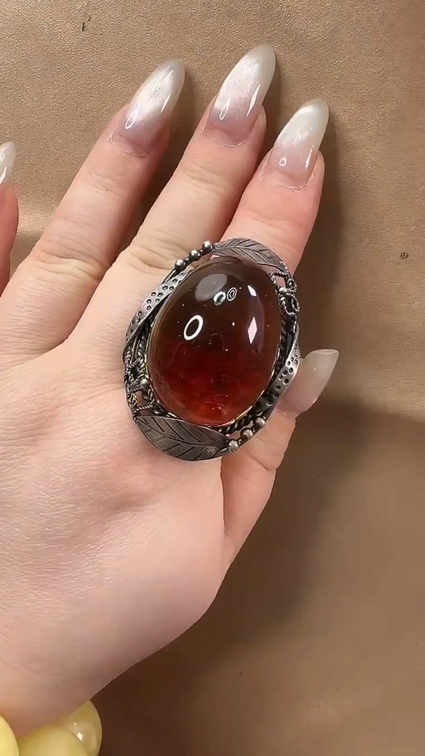 琥珀颈饰未镶嵌戒指