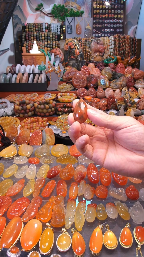 石英质玉吊坠未镶嵌相**夏吊坠