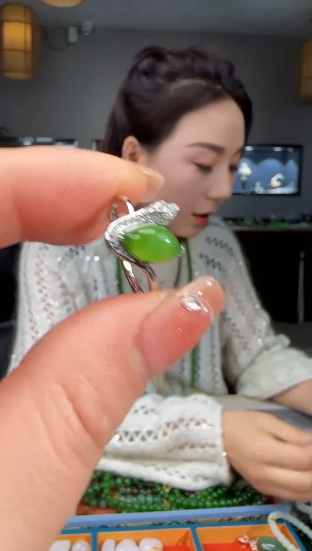 银S925镶嵌戒指和田玉1