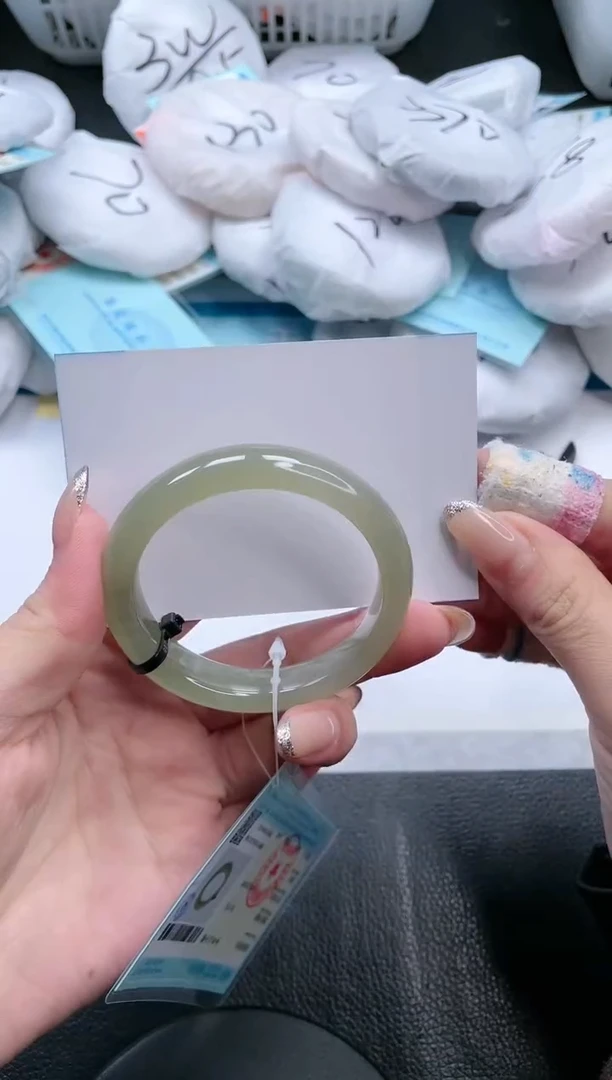 【闪购商品】和田玉手镯未镶嵌12V140-51