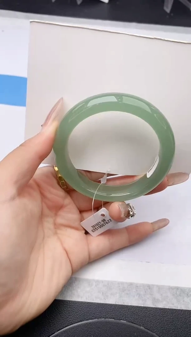 未镶嵌手镯石英质玉w104-DB56+