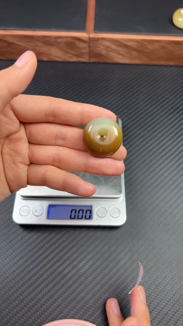 【闪购商品】和田玉吊坠(赠链)未镶嵌且末微色差近矿二号矿