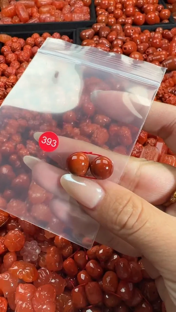 颈饰未镶嵌南红玛瑙1