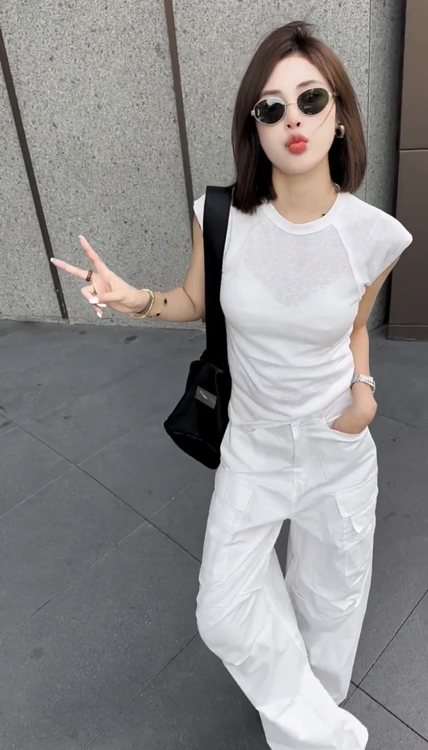 25夏季新款时髦休闲百搭纯色修身显瘦明线设计感飞飞袖T恤上衣女