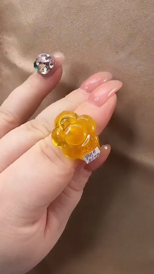 琥珀颈饰未镶嵌戒指