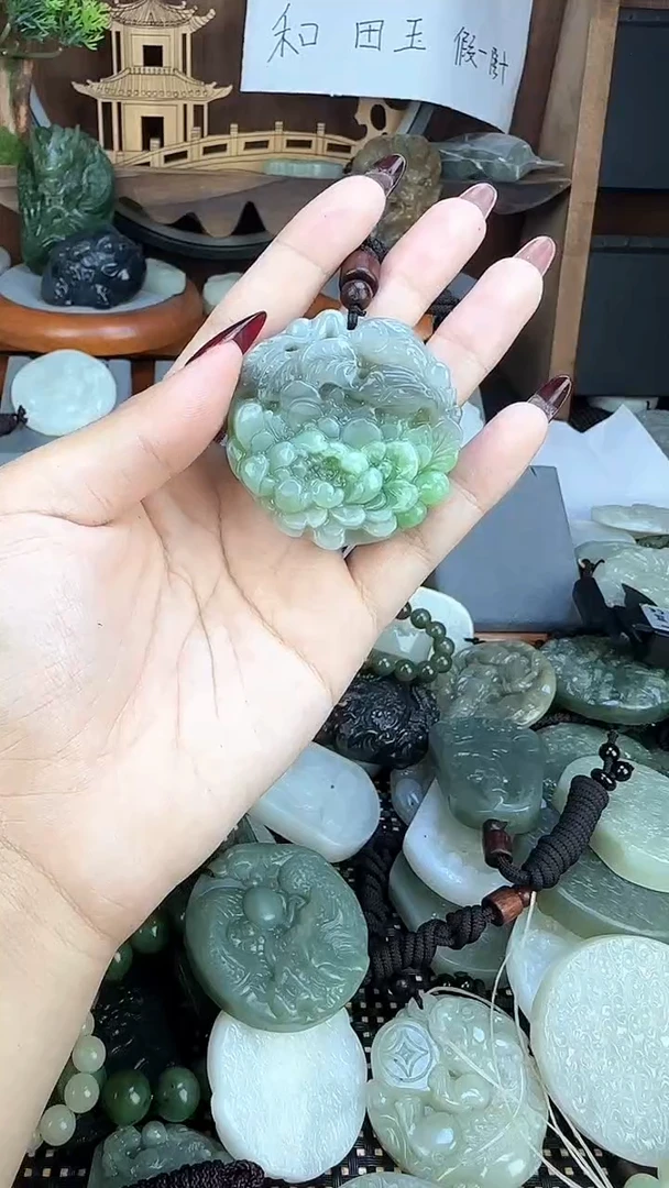 颈饰未镶嵌和田玉1