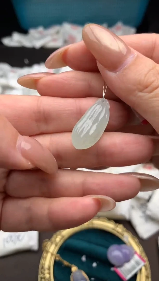 【闪购商品】翡翠挂件未镶嵌一