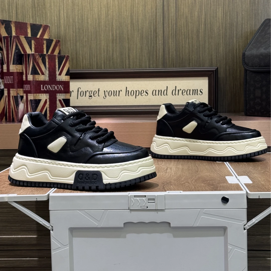 2025秋冬新款单棉同款时尚百搭潮流轻奢耐磨休闲男鞋（偏大一码）