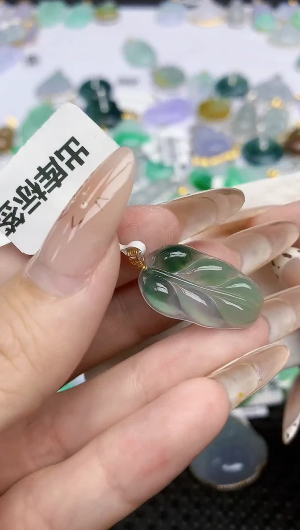 翡翠18K金镶嵌颈饰76   天然翡翠A货