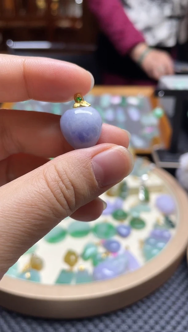 【闪购商品】翡翠颈饰18K金镶嵌桃心