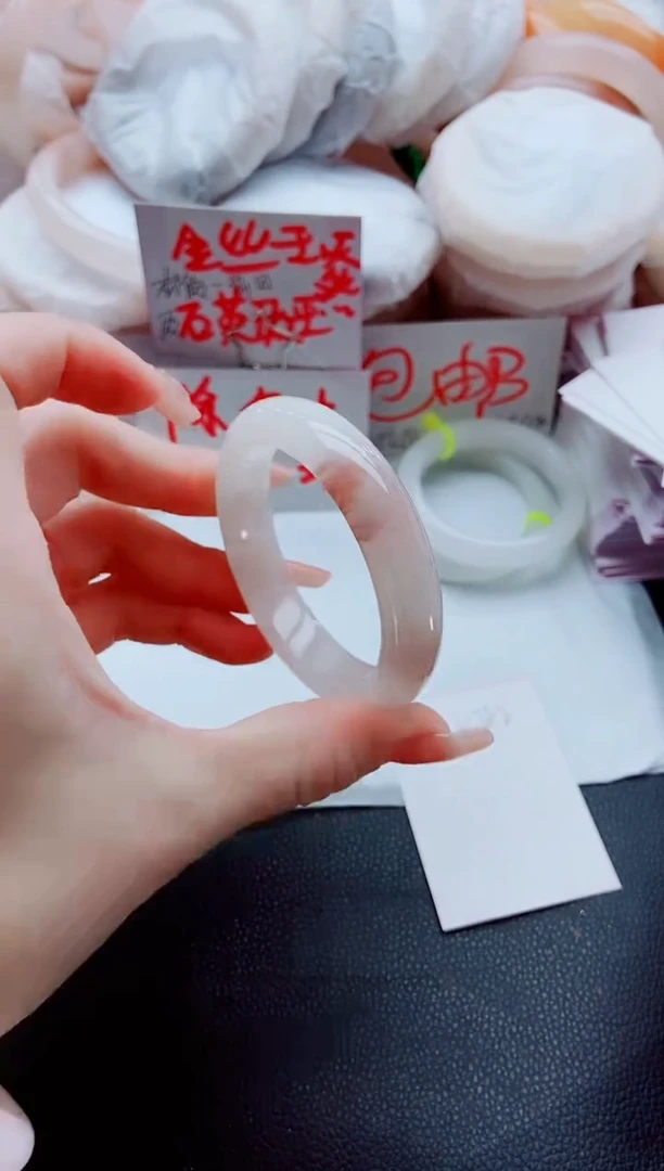 【闪购商品】石英质玉手镯未镶嵌K282-54-55