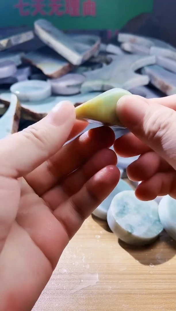 翡翠未镶嵌颈饰 翡翠A货808