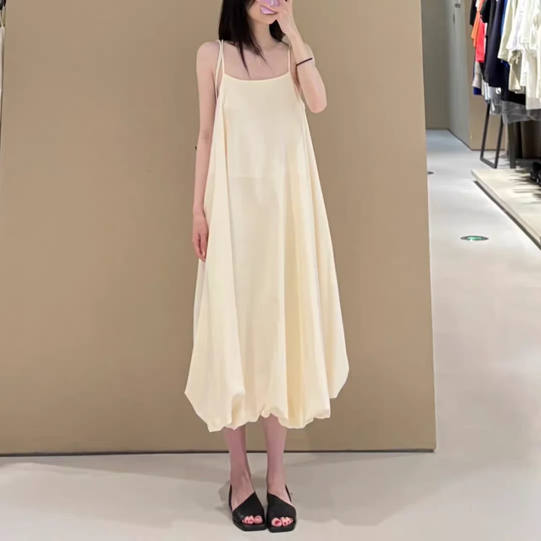 北欧风~法式气质花苞大裙摆吊带连衣裙度假风中长裙31119