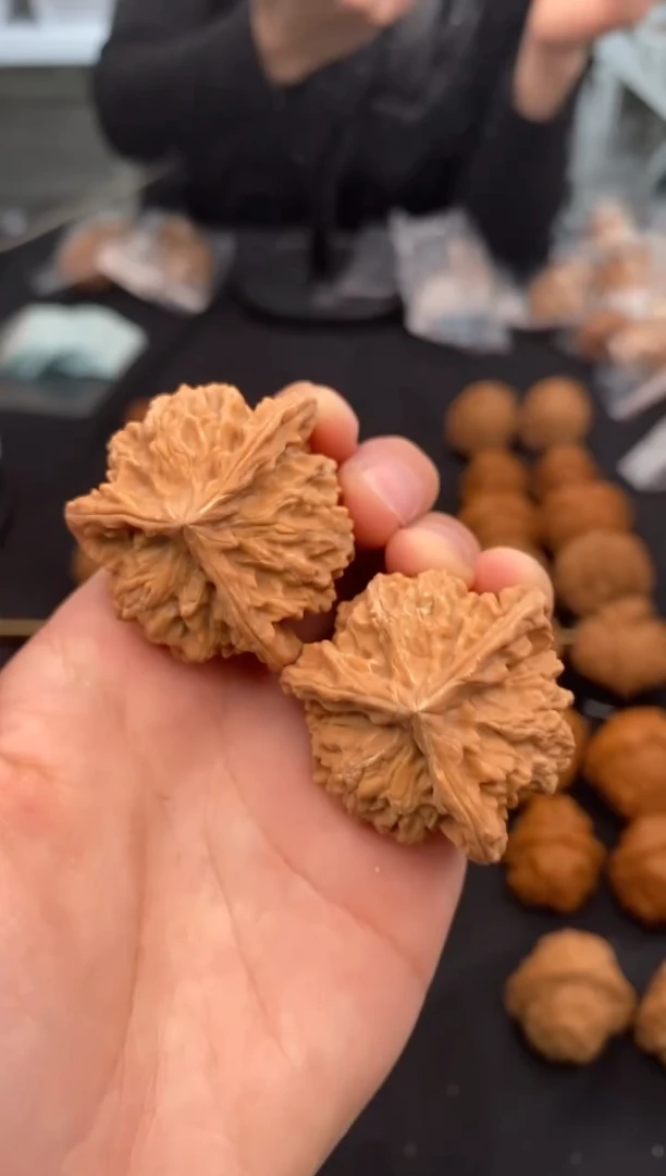 【闪购商品】文玩核桃把件盘山奔38-u172