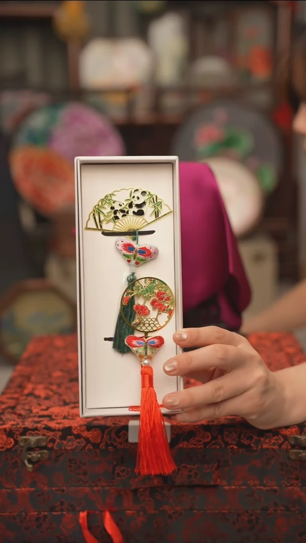 扇子绣花吊坠非遗