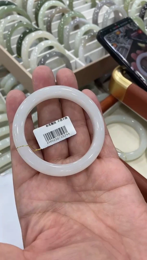 未镶嵌手镯和田玉52-53圈口 5294