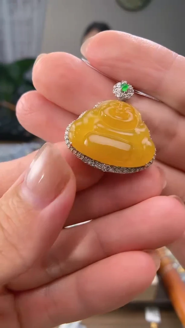 翡翠18K金镶嵌吊坠(不含链)黄翡佛公