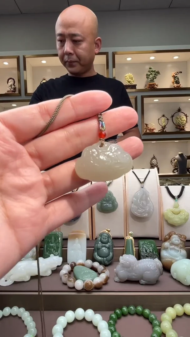 颈饰未镶嵌和田玉苏