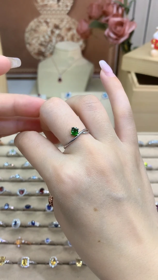 银S925镶嵌透辉石戒指透辉石