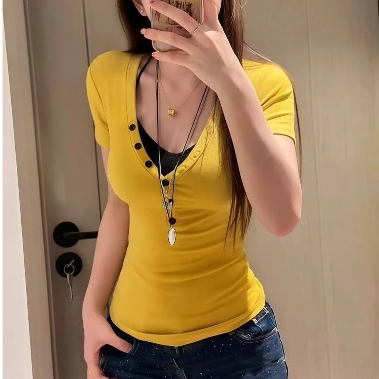 大码胖MM姜黄色辣妹v领短袖T恤女夏季纯欲修身显瘦叠穿吊带上衣潮