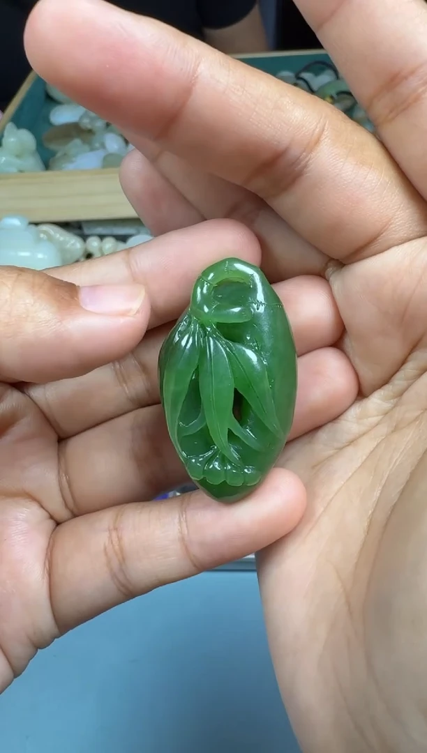 和田玉未镶嵌颈饰1