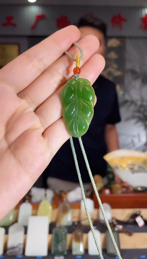 和田玉未镶嵌颈饰1