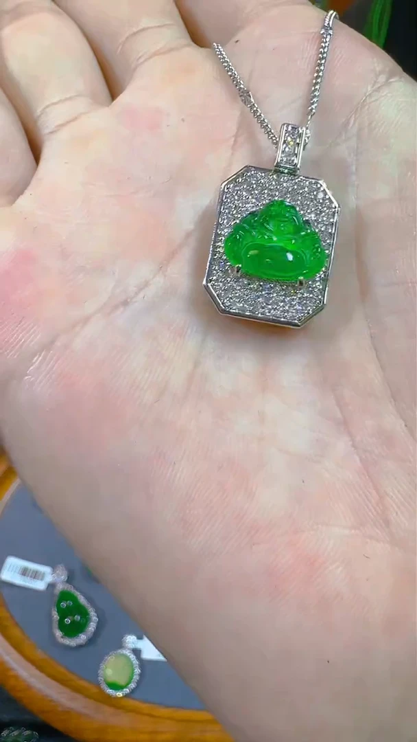 翡翠未镶嵌吊坠(赠链)天然A货翡翠