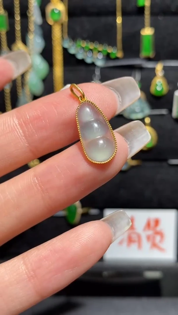 【闪购商品】翡翠颈饰18K金镶嵌吊坠