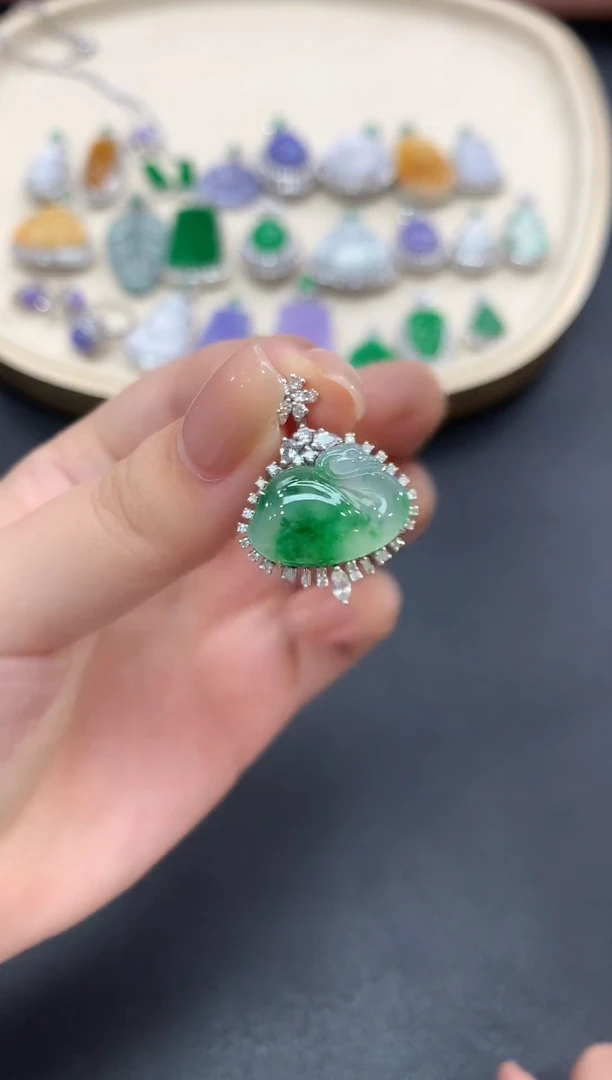 颈饰18K金镶嵌翡翠9-吊坠