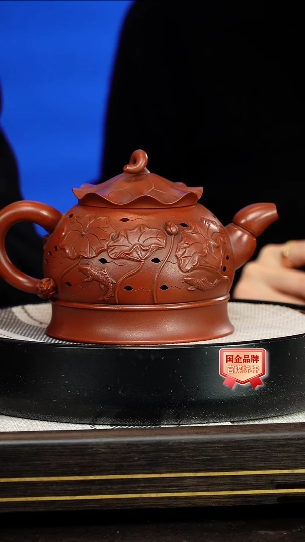 茶壶紫砂诸葛永南/荷塘九鲤