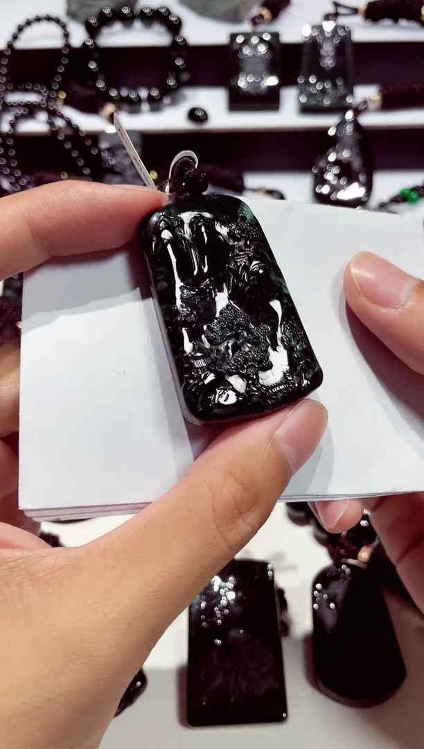 颈饰未镶嵌翡翠天然A货翡翠