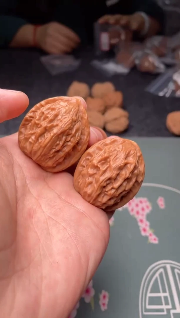 把件文玩核桃a166  大红袍  37尺