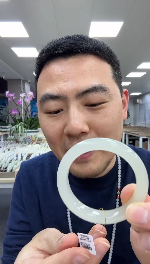 未镶嵌手镯和田玉51.5  114