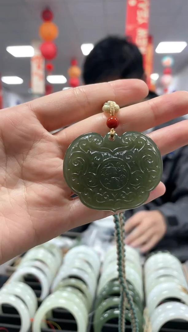 【闪购商品】和田玉颈饰未镶嵌挂件一件