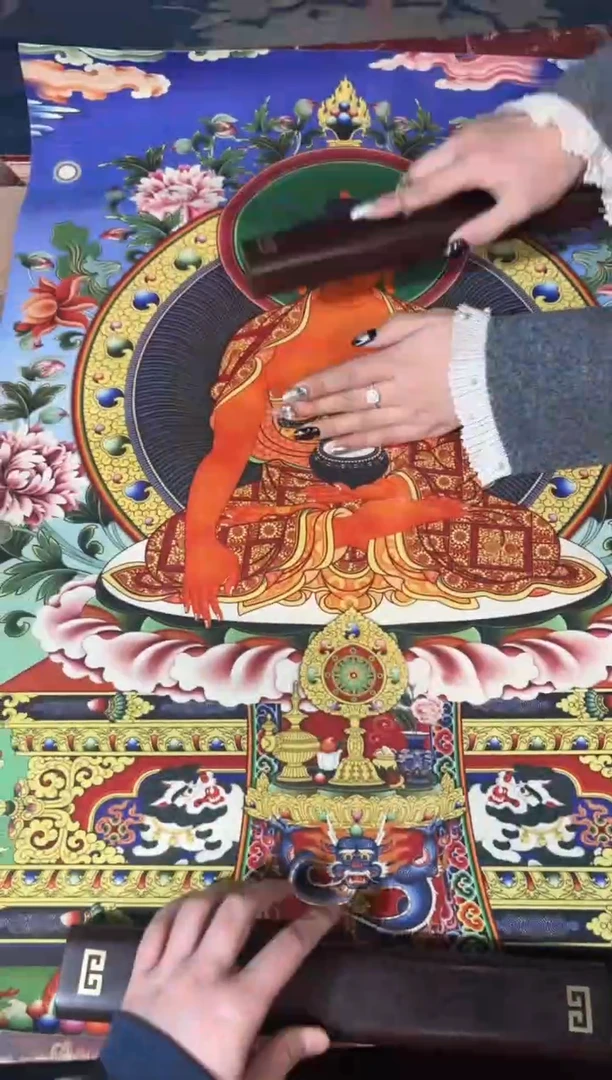 卷轴画龙妹的唐卡tk16