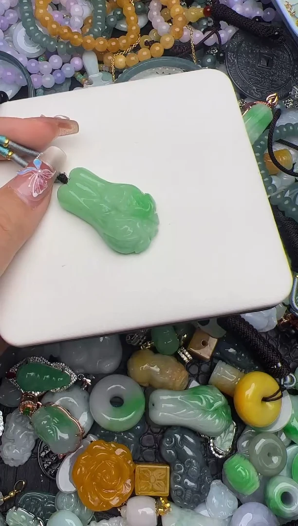 翡翠未镶嵌颈饰天然缅甸翡翠吊坠