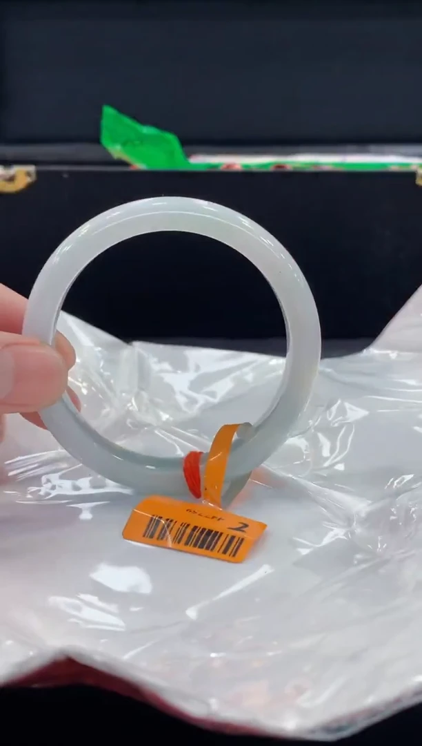 未镶嵌手镯翡翠翡翠手镯