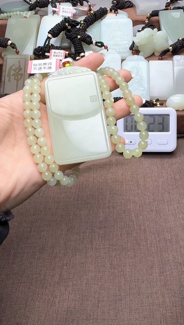 颈饰未镶嵌和田玉1