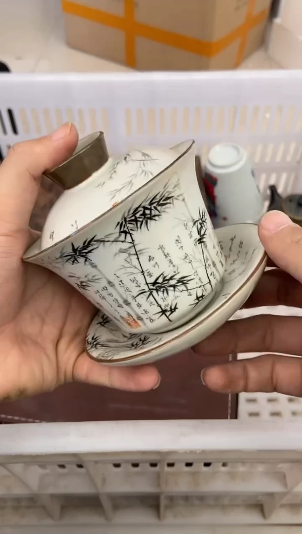 无运费险有瑕疵的摄影的产品有使用过的痕迹有点脏介意勿拍